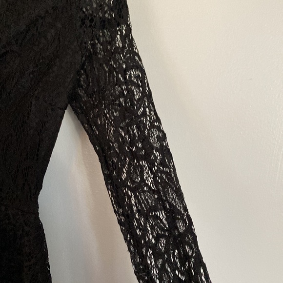 💕CHARLOTTE RUSSE TOP💕 - Picture 5 of 8